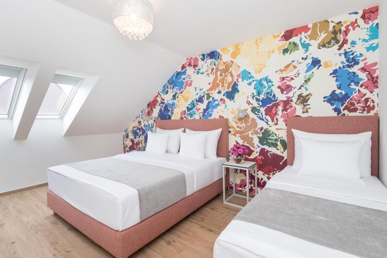 Eight Secrets Boutique By Dwellfort Praha